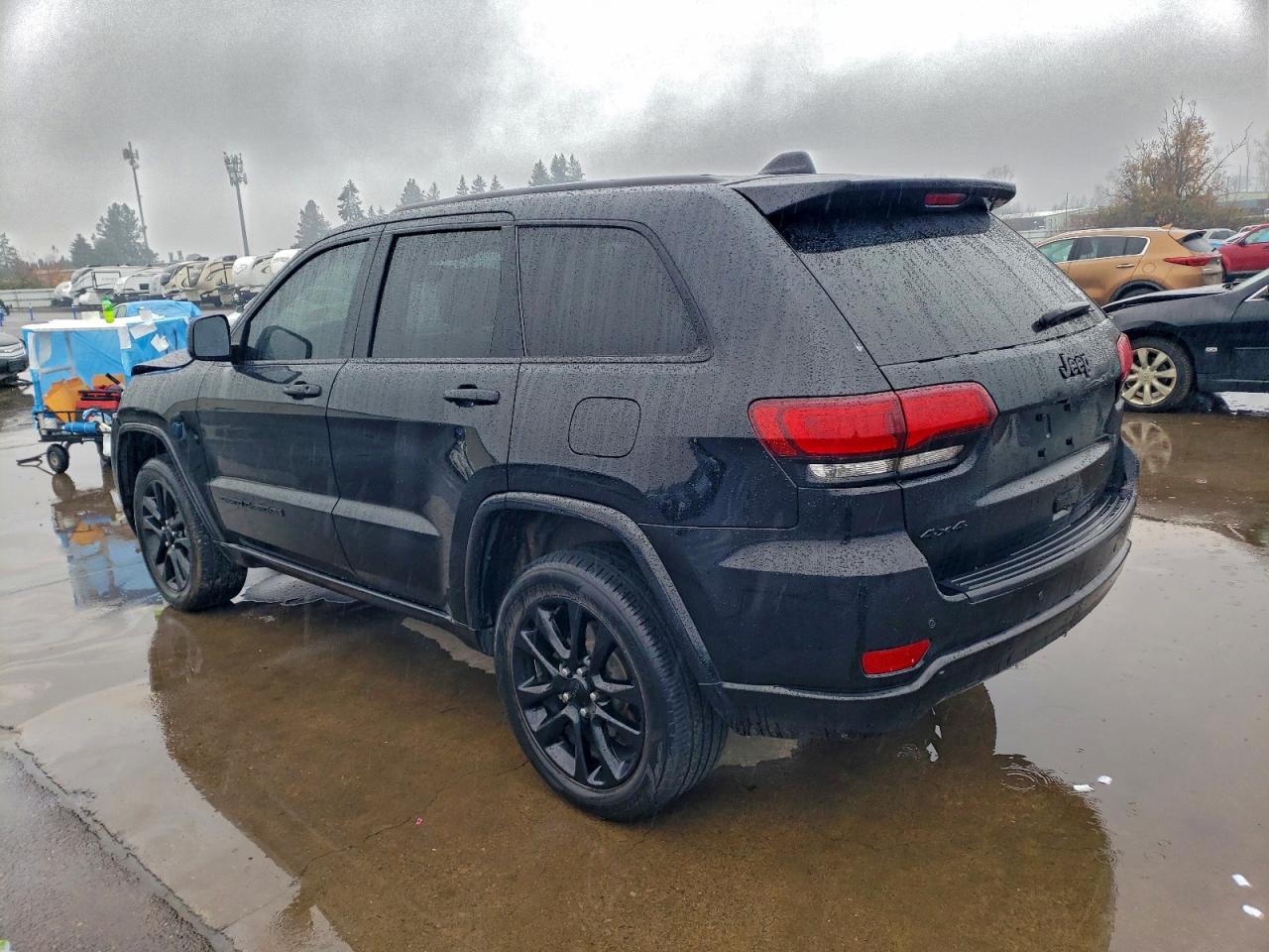 2019 JEEP GRAND CHEROKEE LAREDO photo 2