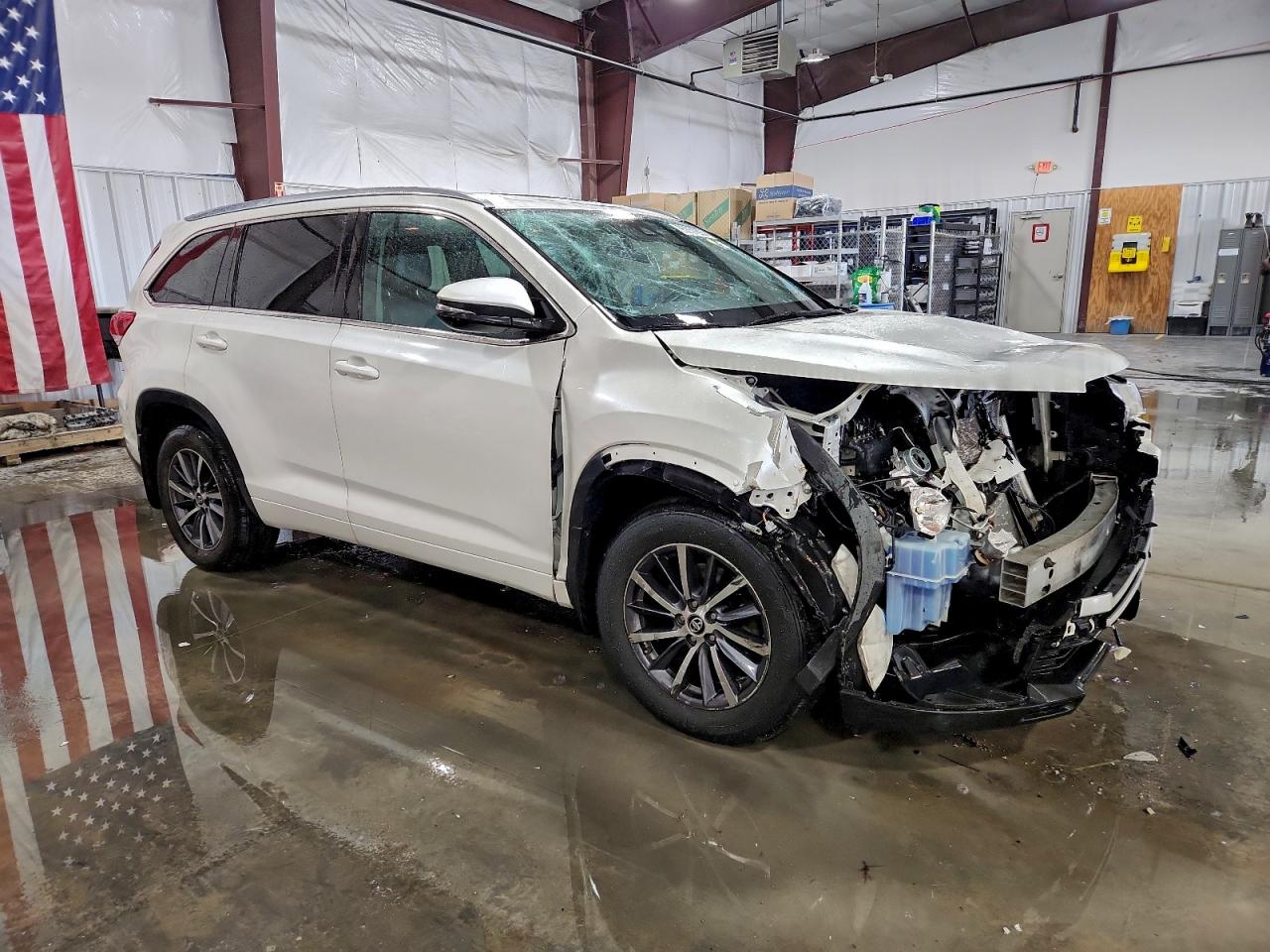 2018 TOYOTA HIGHLANDER SE photo 10