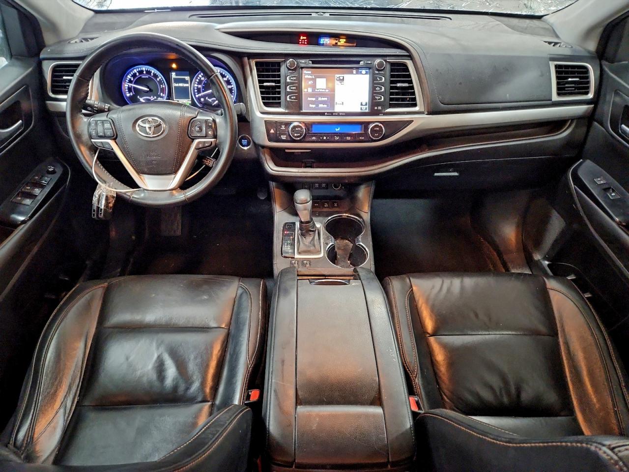 2018 TOYOTA HIGHLANDER SE photo 22