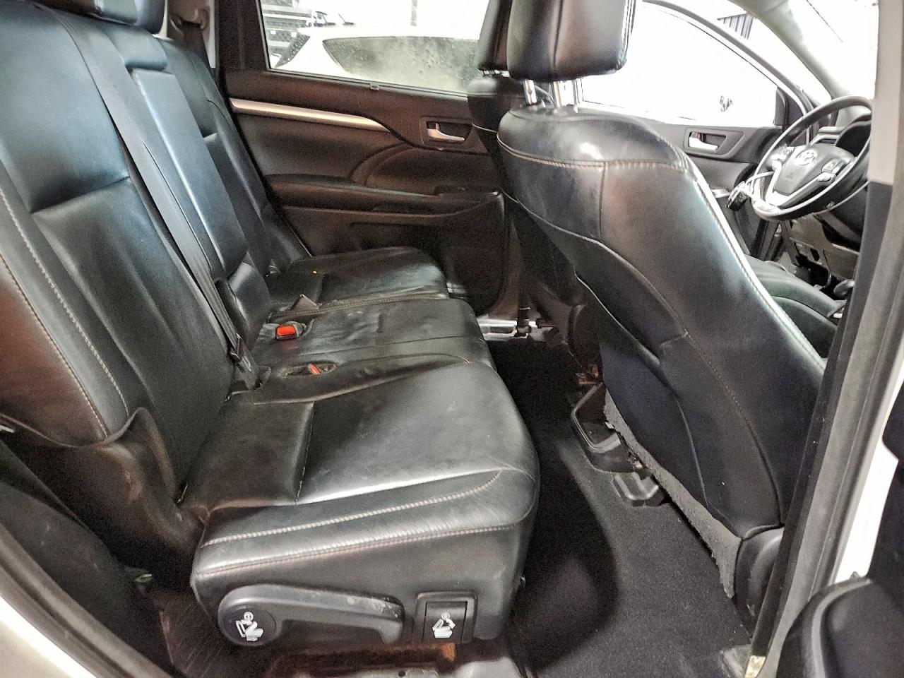 2018 TOYOTA HIGHLANDER SE photo 31