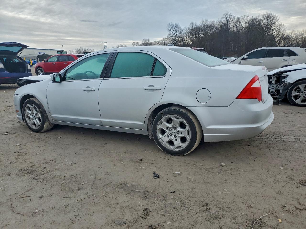 2011 FORD FUSION SE photo 2