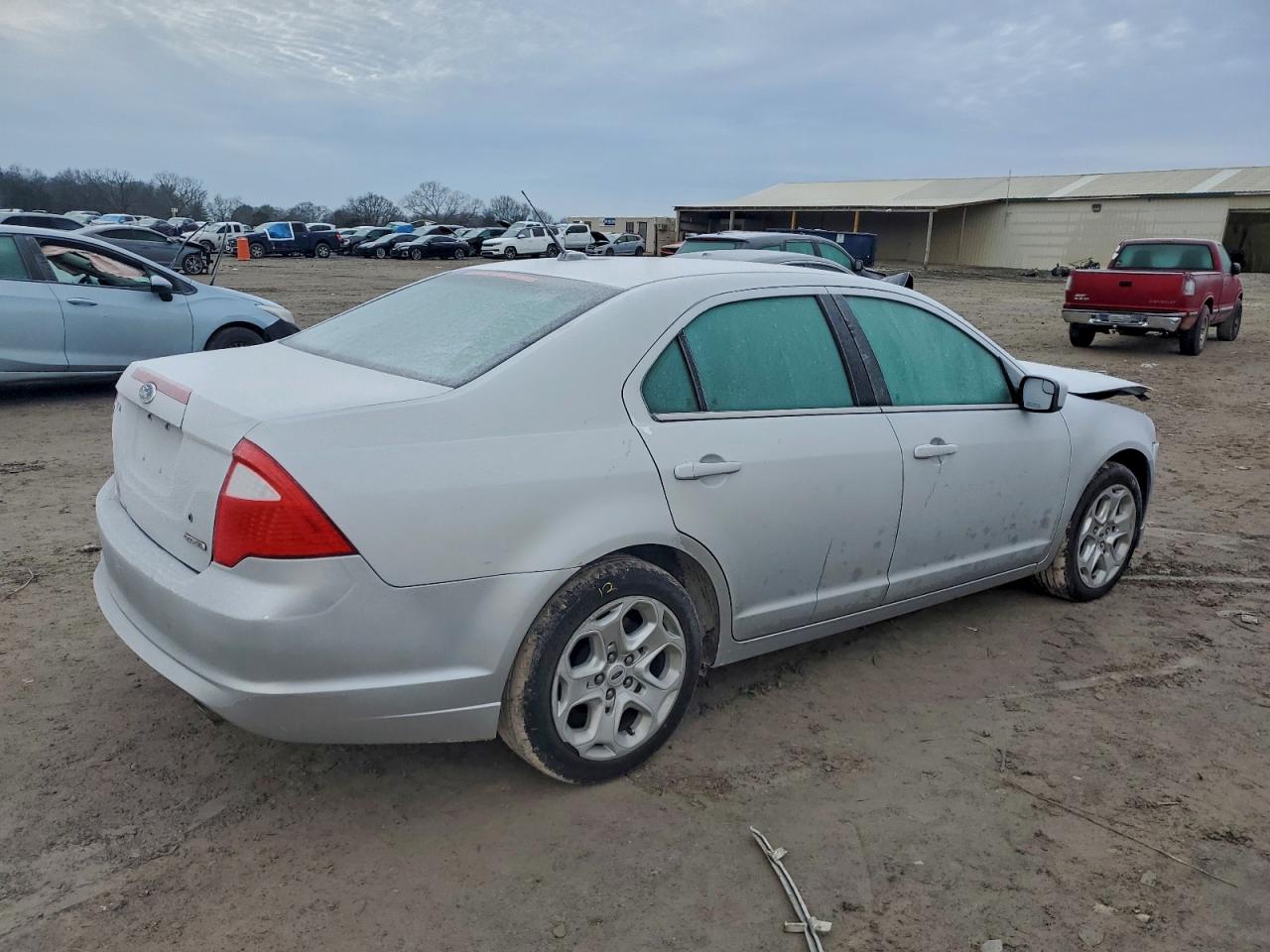 2011 FORD FUSION SE photo 3