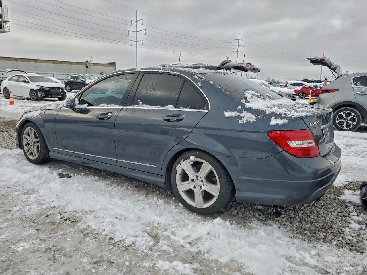 2013 MERCEDES-BENZ C 250 photo 3