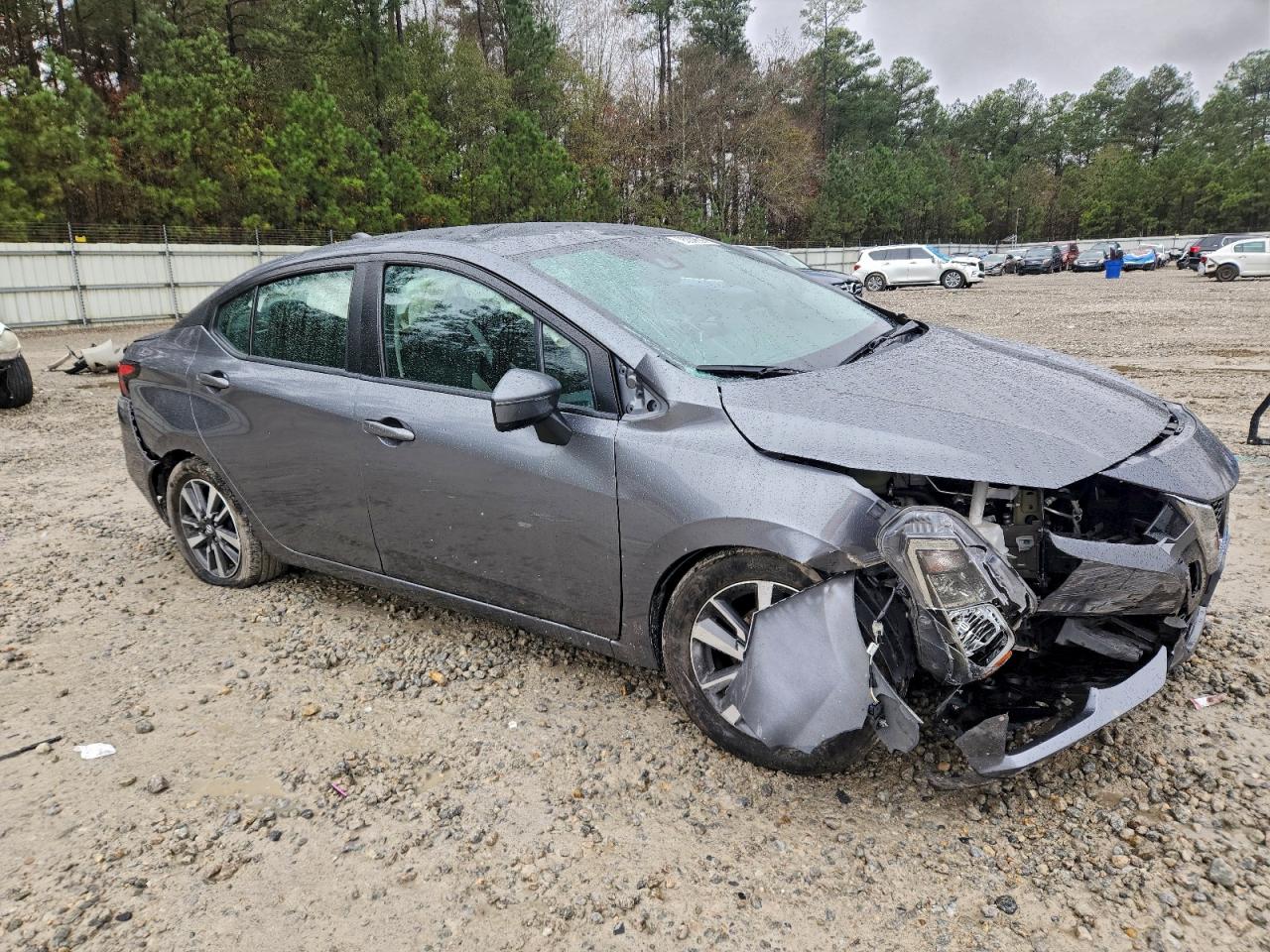 2021 NISSAN VERSA SV photo 4