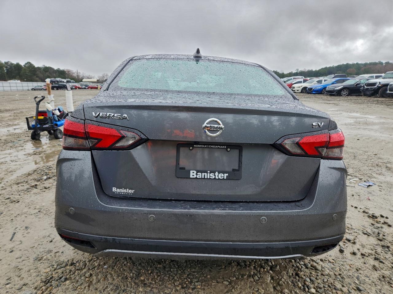 2021 NISSAN VERSA SV photo 6