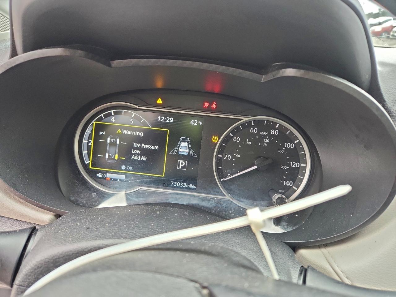 2021 NISSAN VERSA SV photo 9