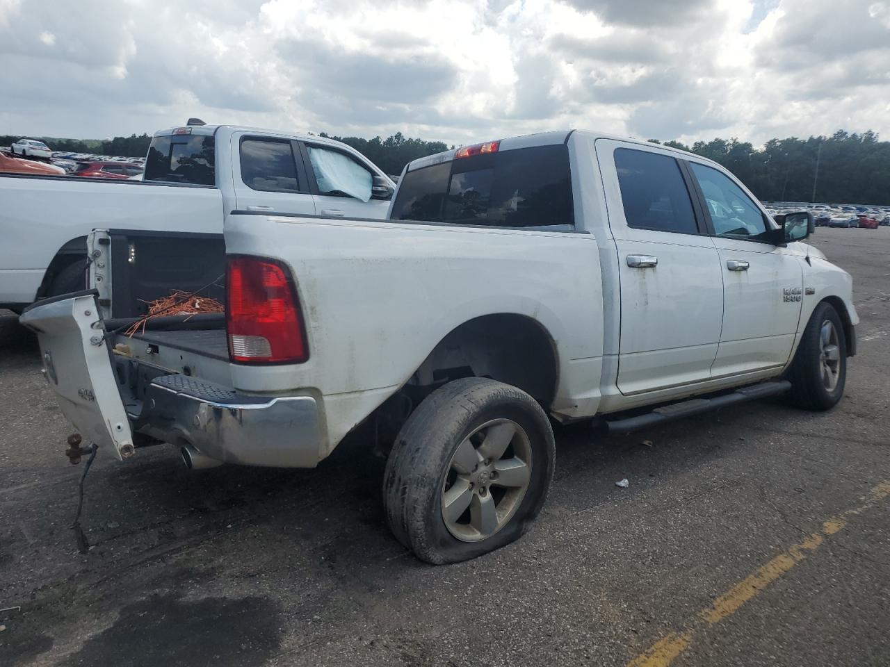 2017 RAM 1500 SLT photo 5