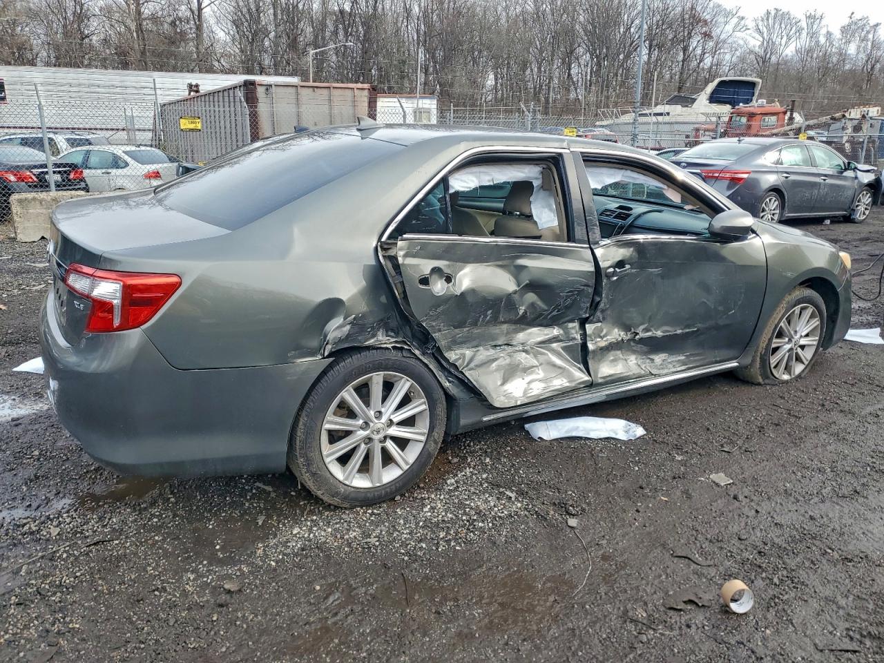 2012 TOYOTA CAMRY XLE V6 photo 5