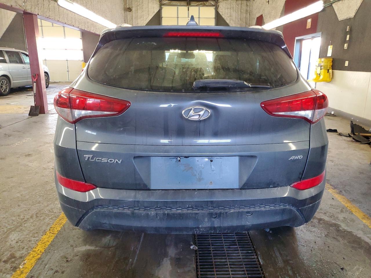 2018 HYUNDAI TUCSON SEL photo 6