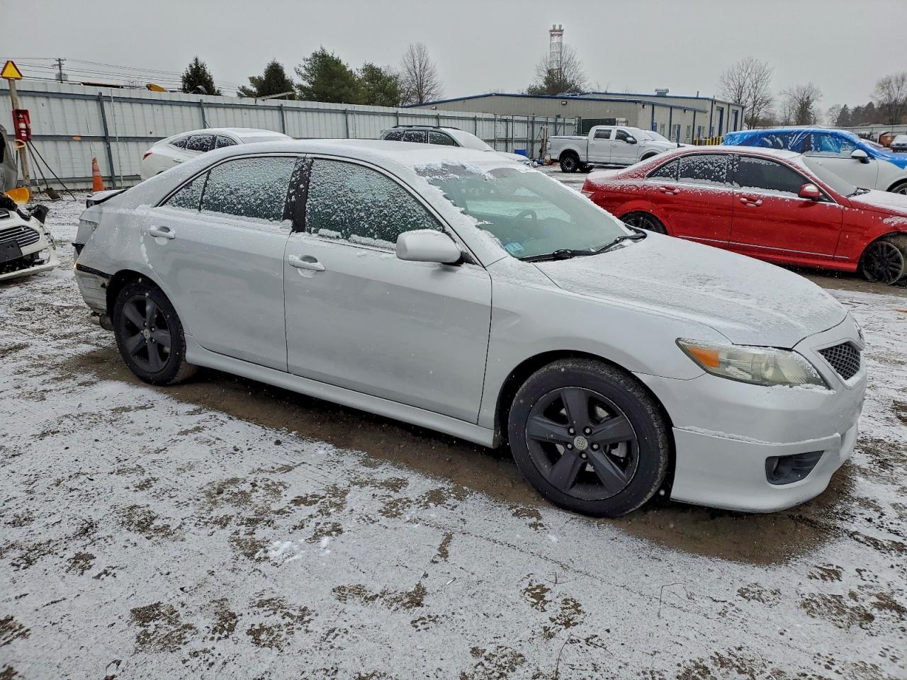 2010 TOYOTA CAMRY BASE photo 4