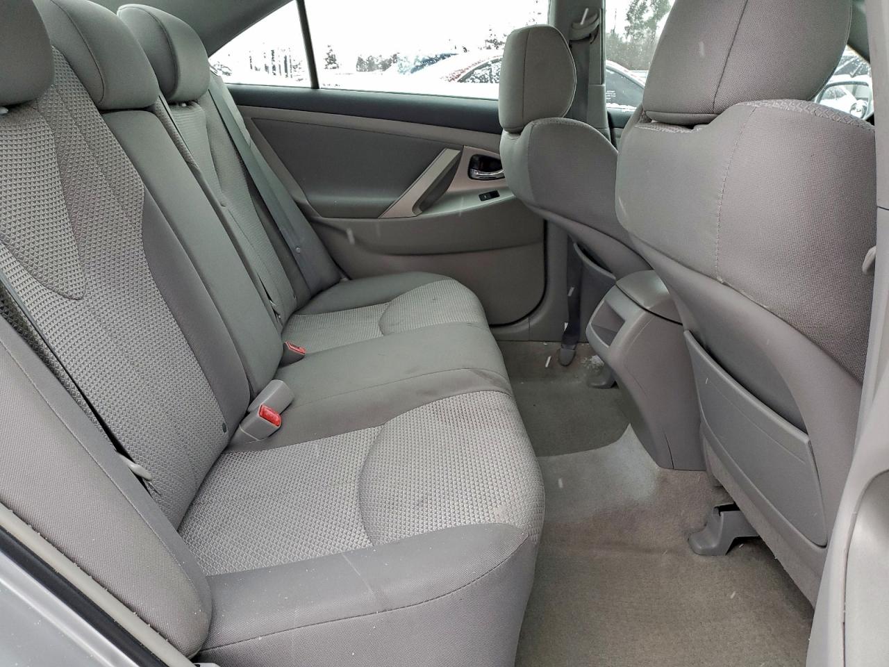 2010 TOYOTA CAMRY BASE photo 10