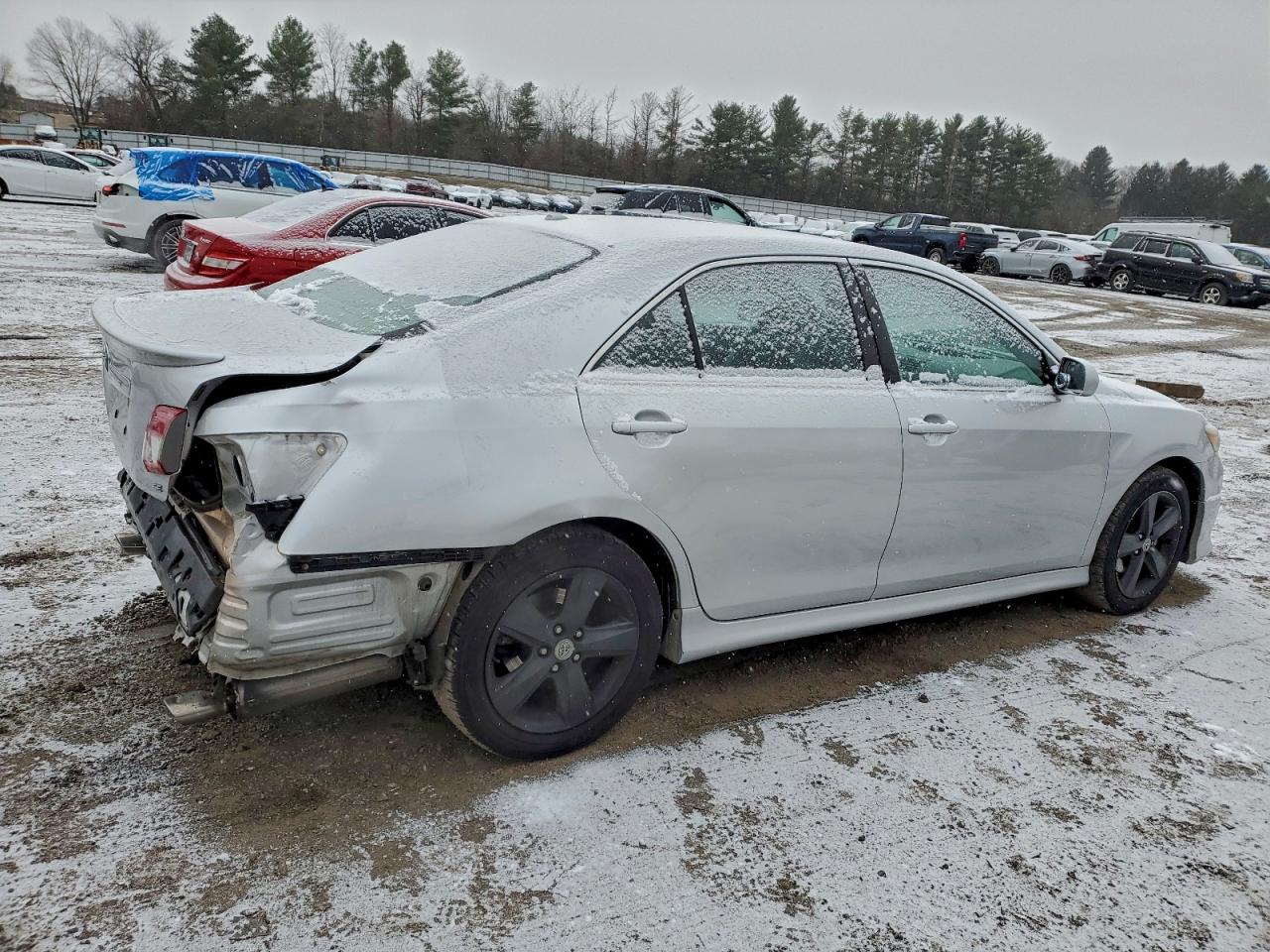 2010 TOYOTA CAMRY BASE photo 3