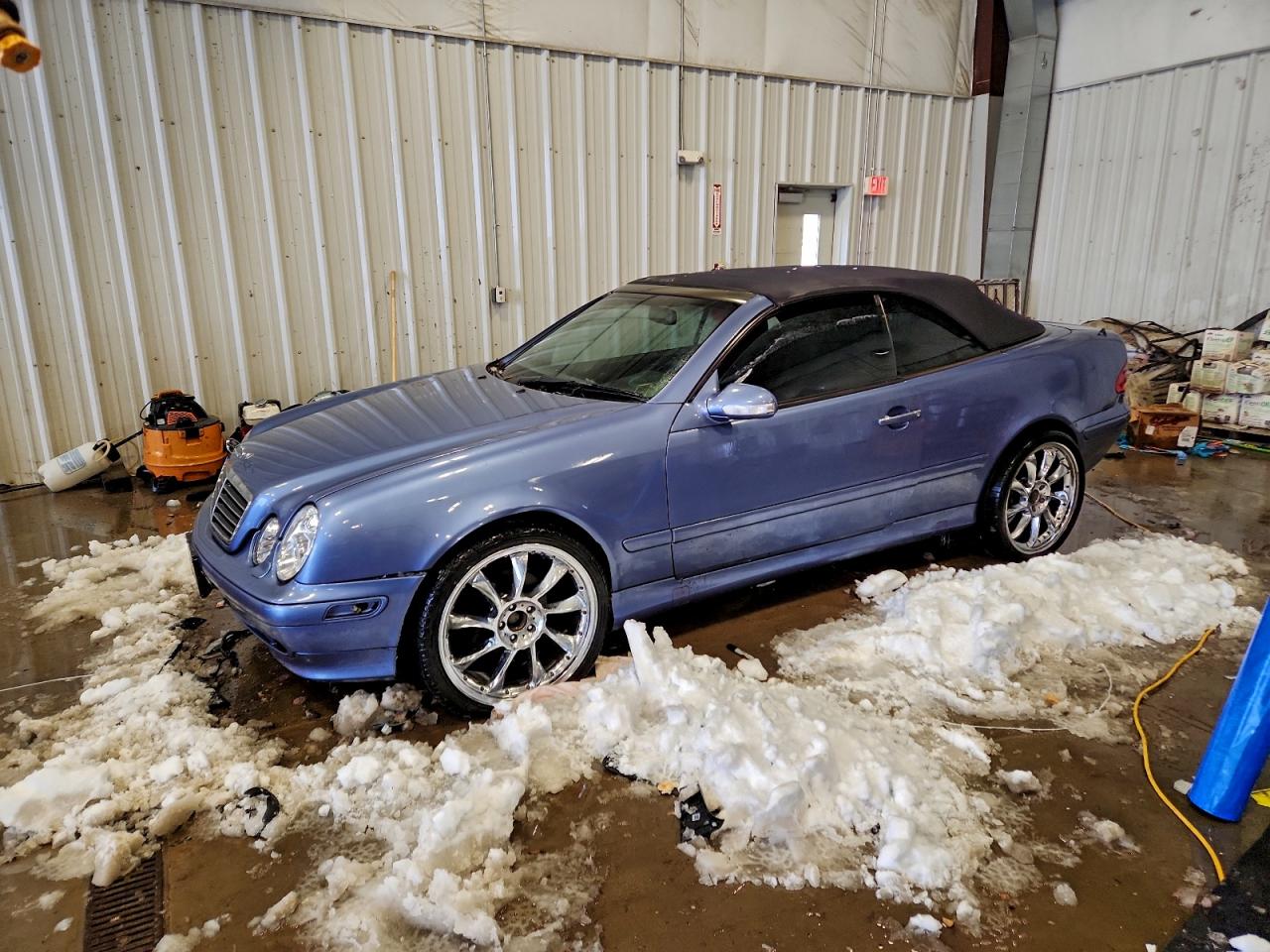 2001 MERCEDES-BENZ CLK