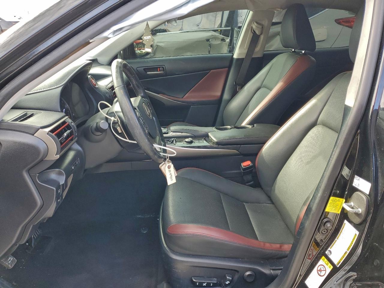 2017 LEXUS IS photo 7