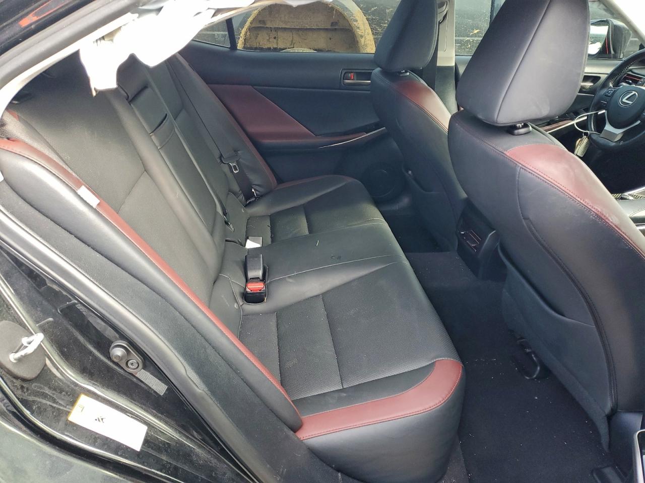 2017 LEXUS IS photo 10