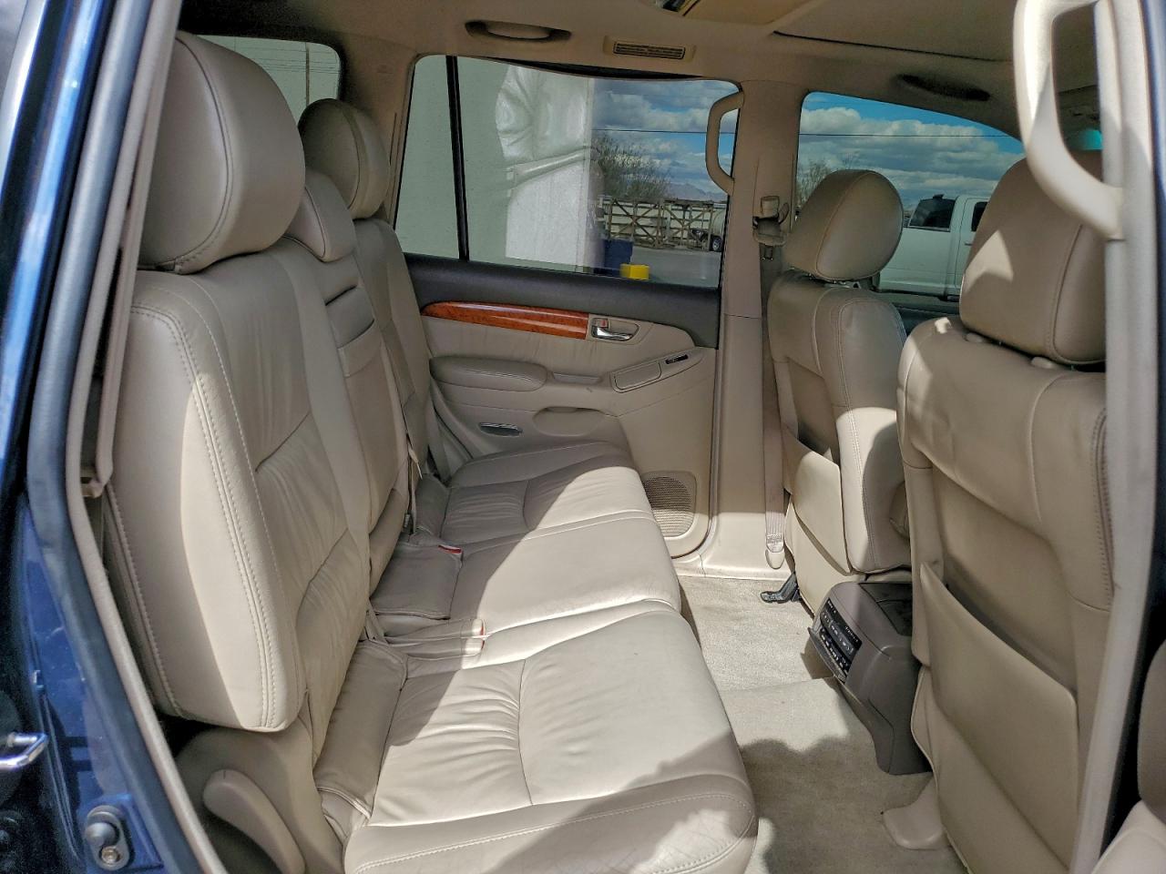 2004 LEXUS GX 470 photo 21