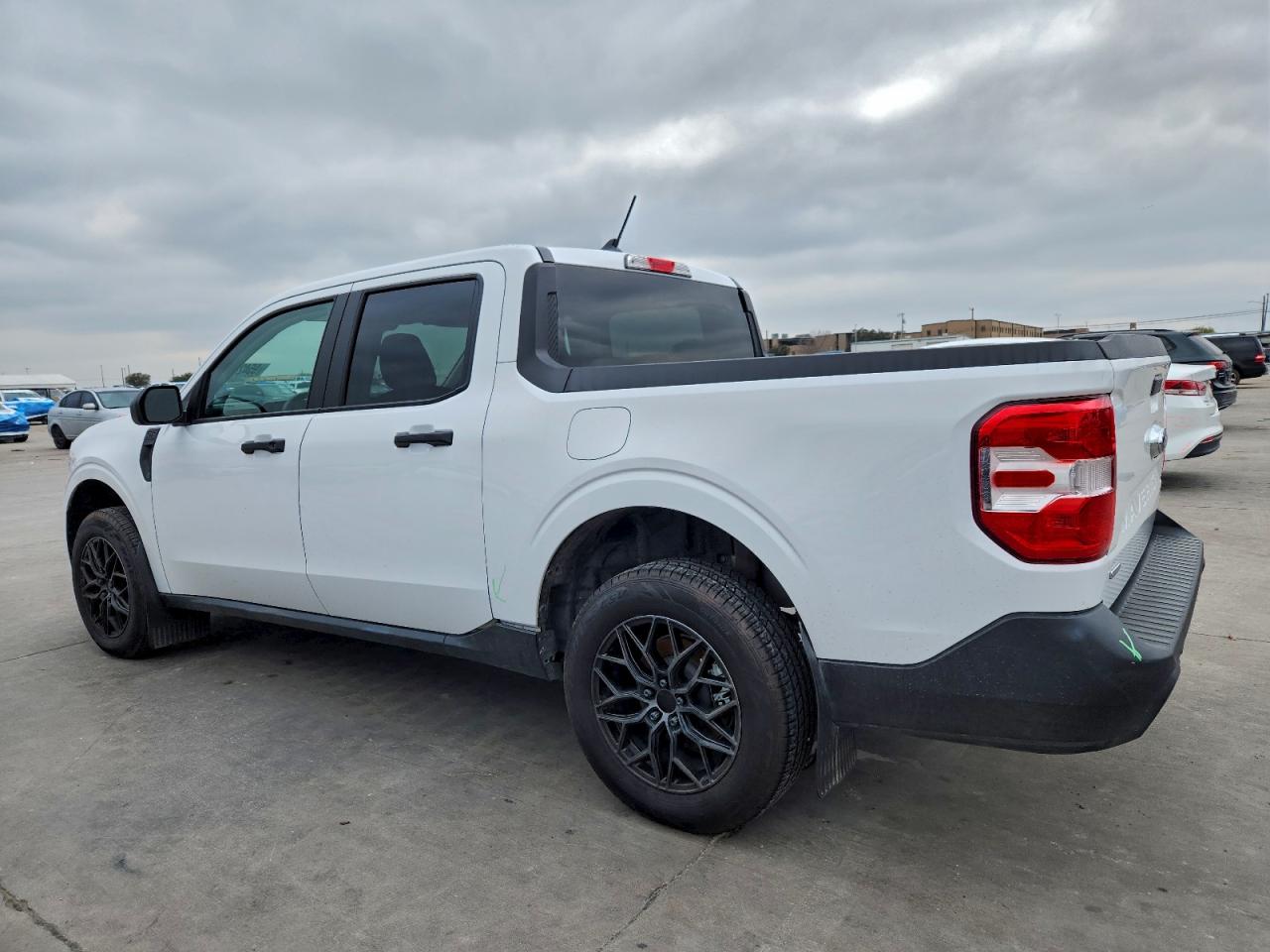 2023 FORD MAVERICK XL photo 3