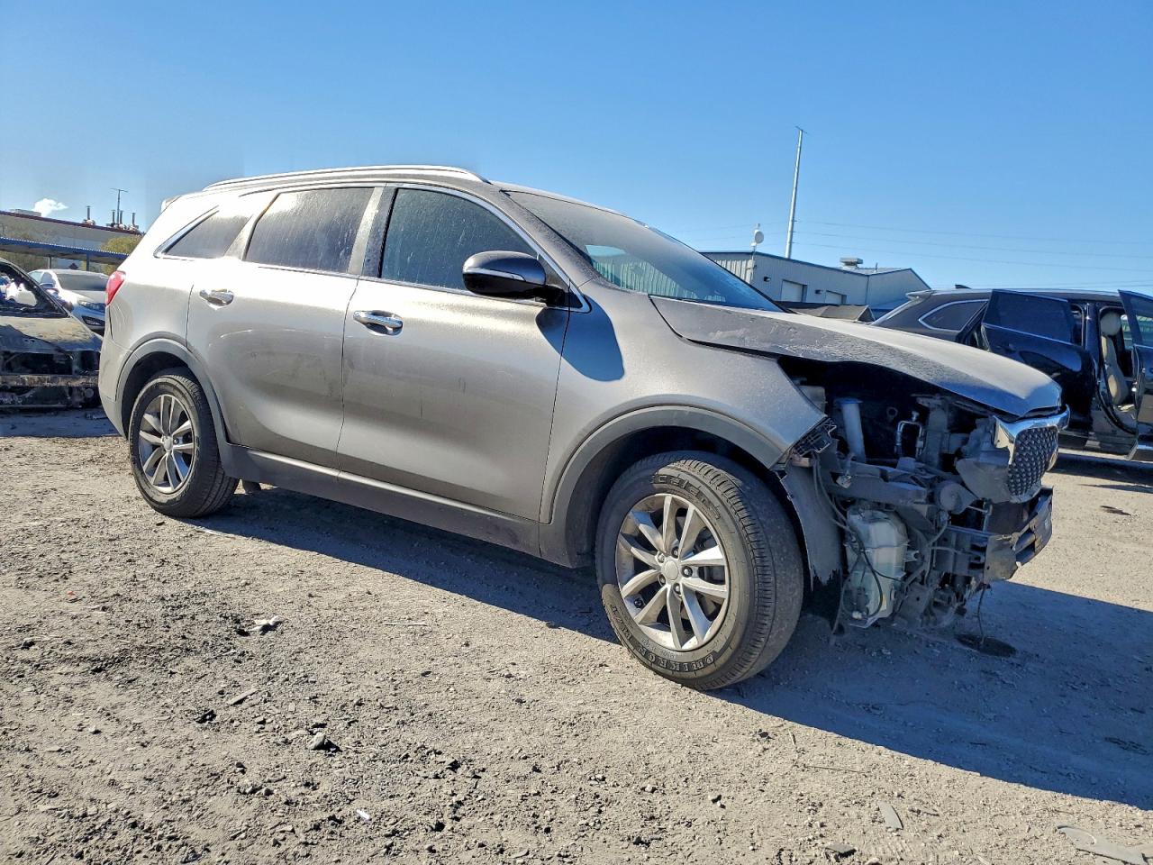 2016 KIA SORENTO LX photo 4
