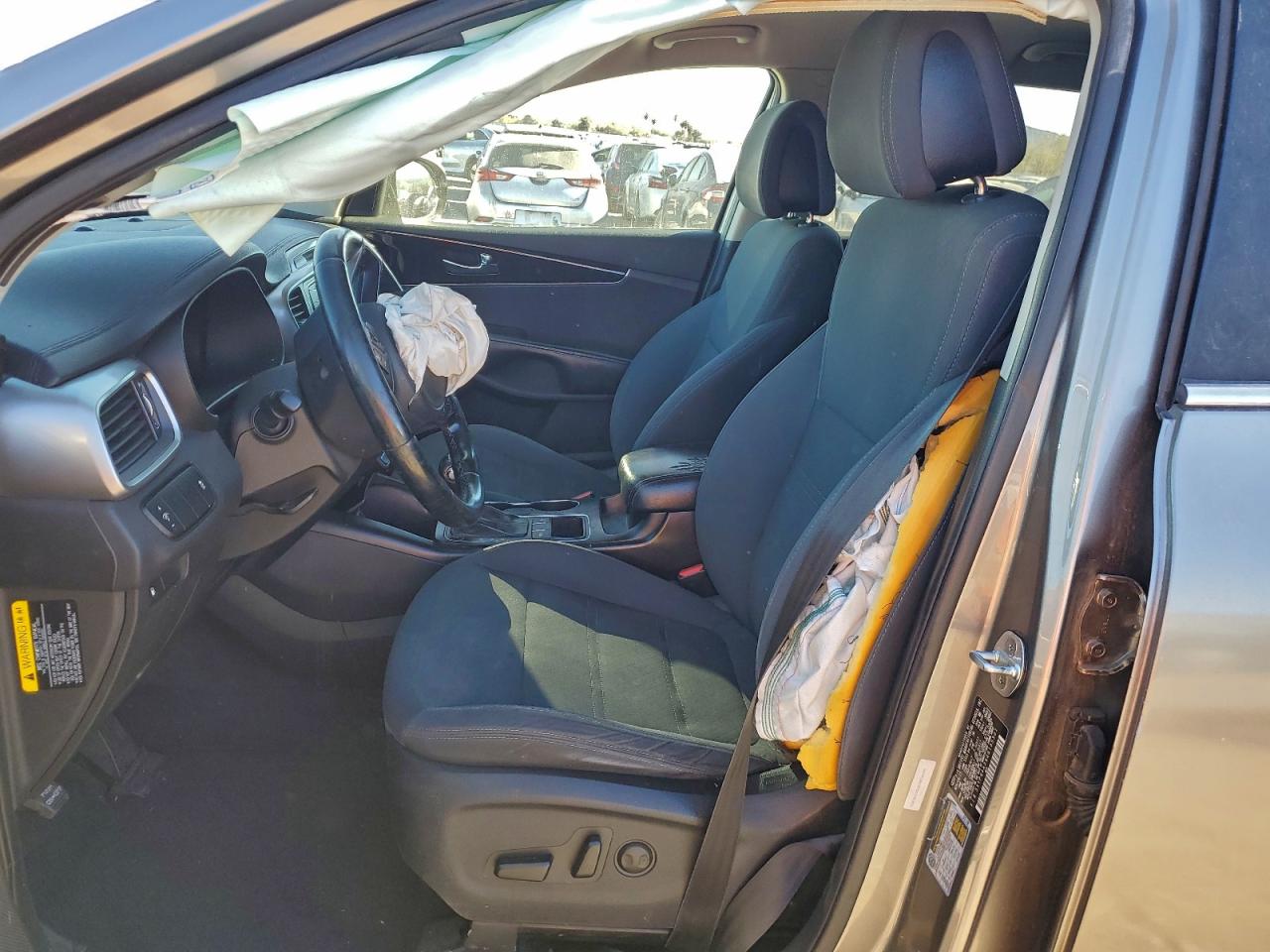 2016 KIA SORENTO LX photo 7