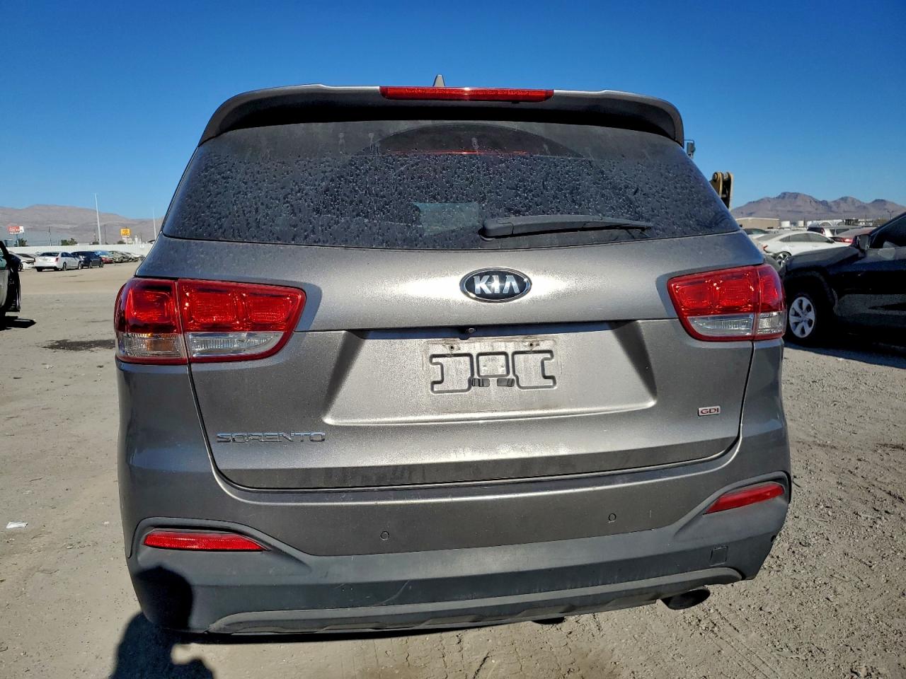 2016 KIA SORENTO LX photo 6