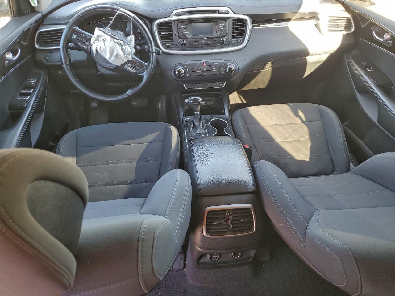2016 KIA SORENTO LX photo 8