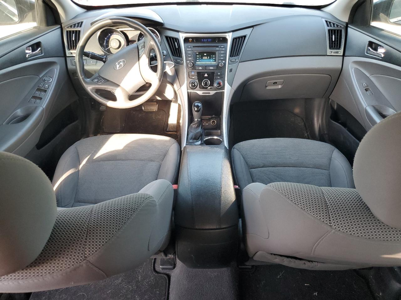 2014 HYUNDAI SONATA GLS photo 8