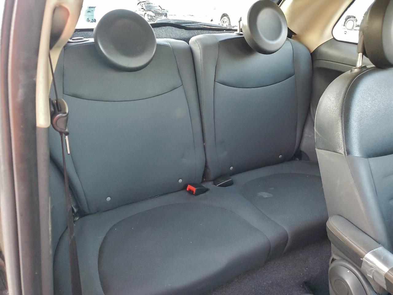 2015 FIAT 500 POP photo 19