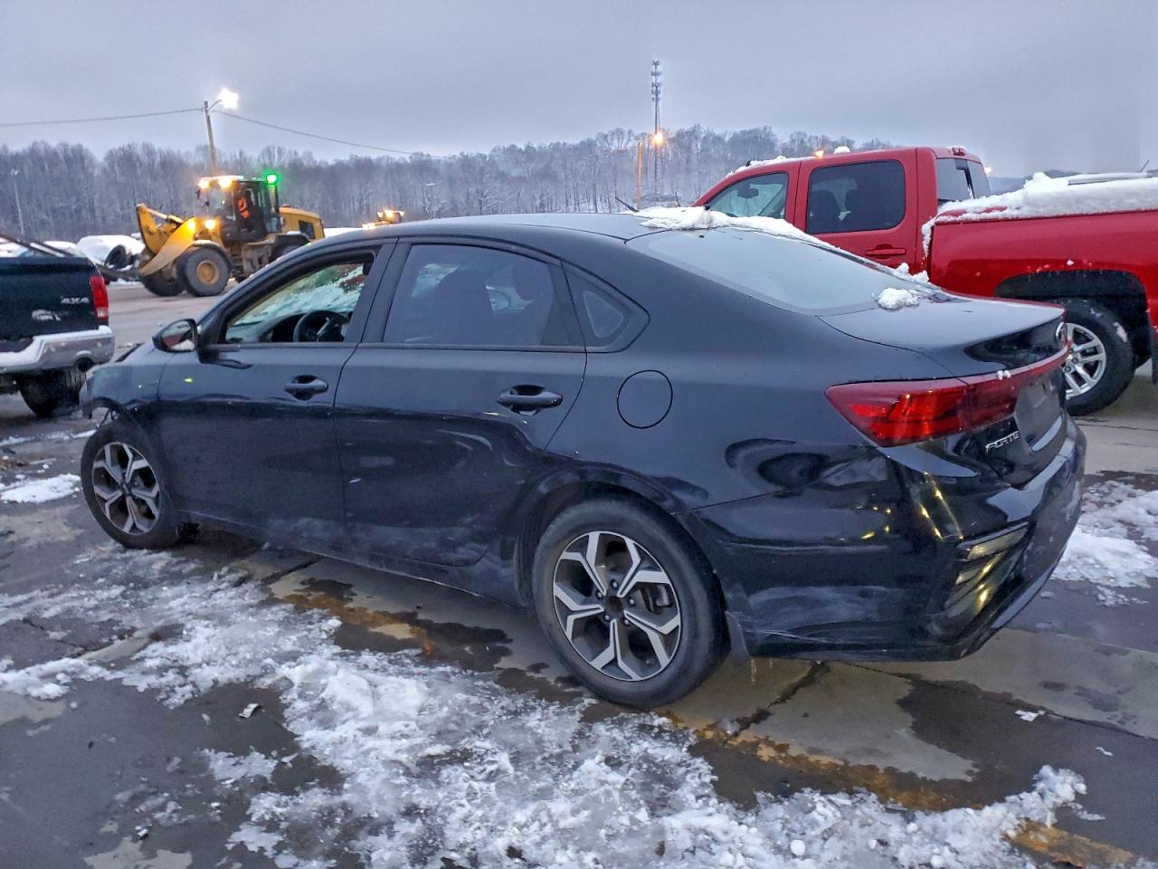 2021 KIA FORTE photo 2