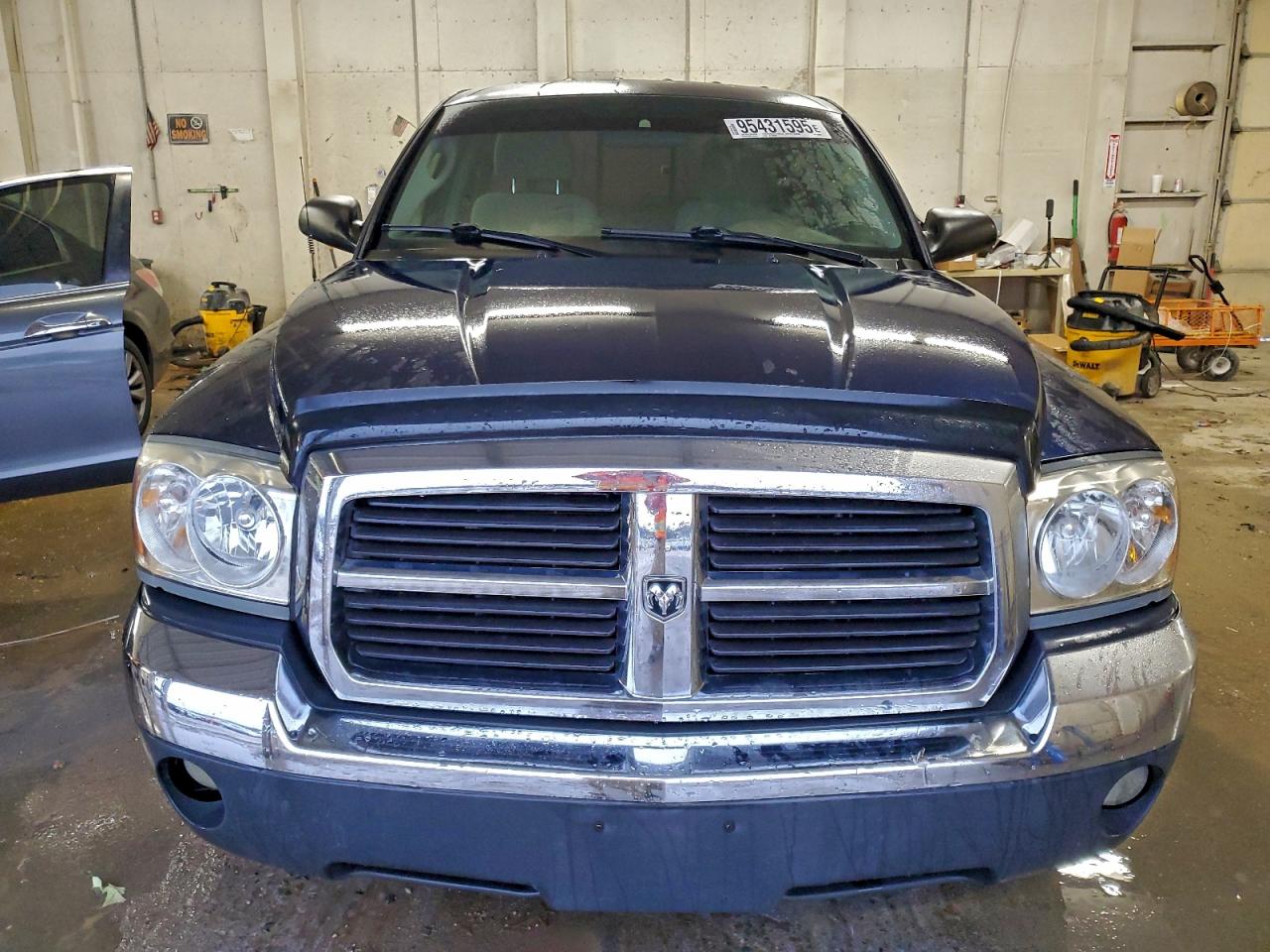2005 DODGE DAKOTA SLT photo 5