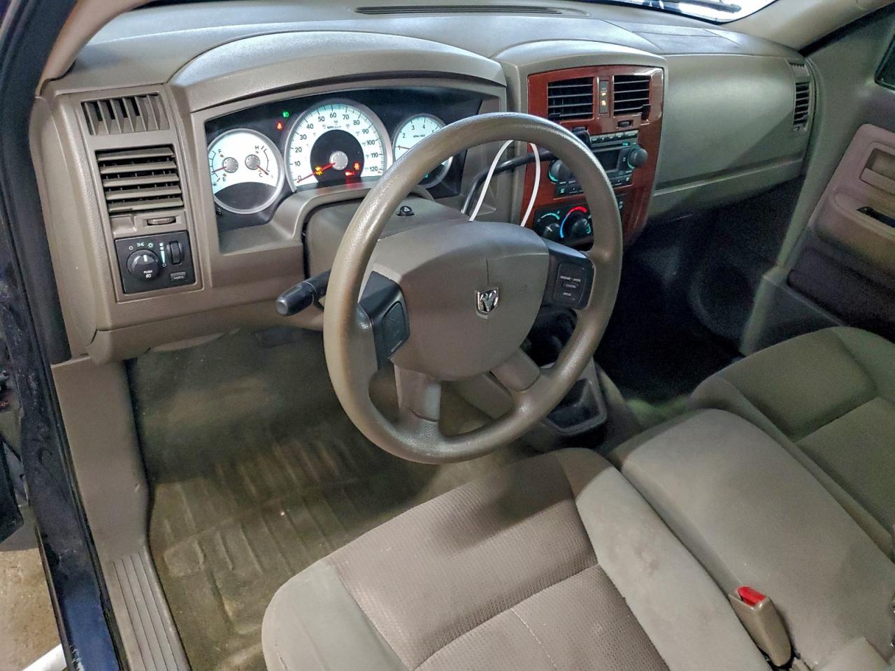2005 DODGE DAKOTA SLT photo 8