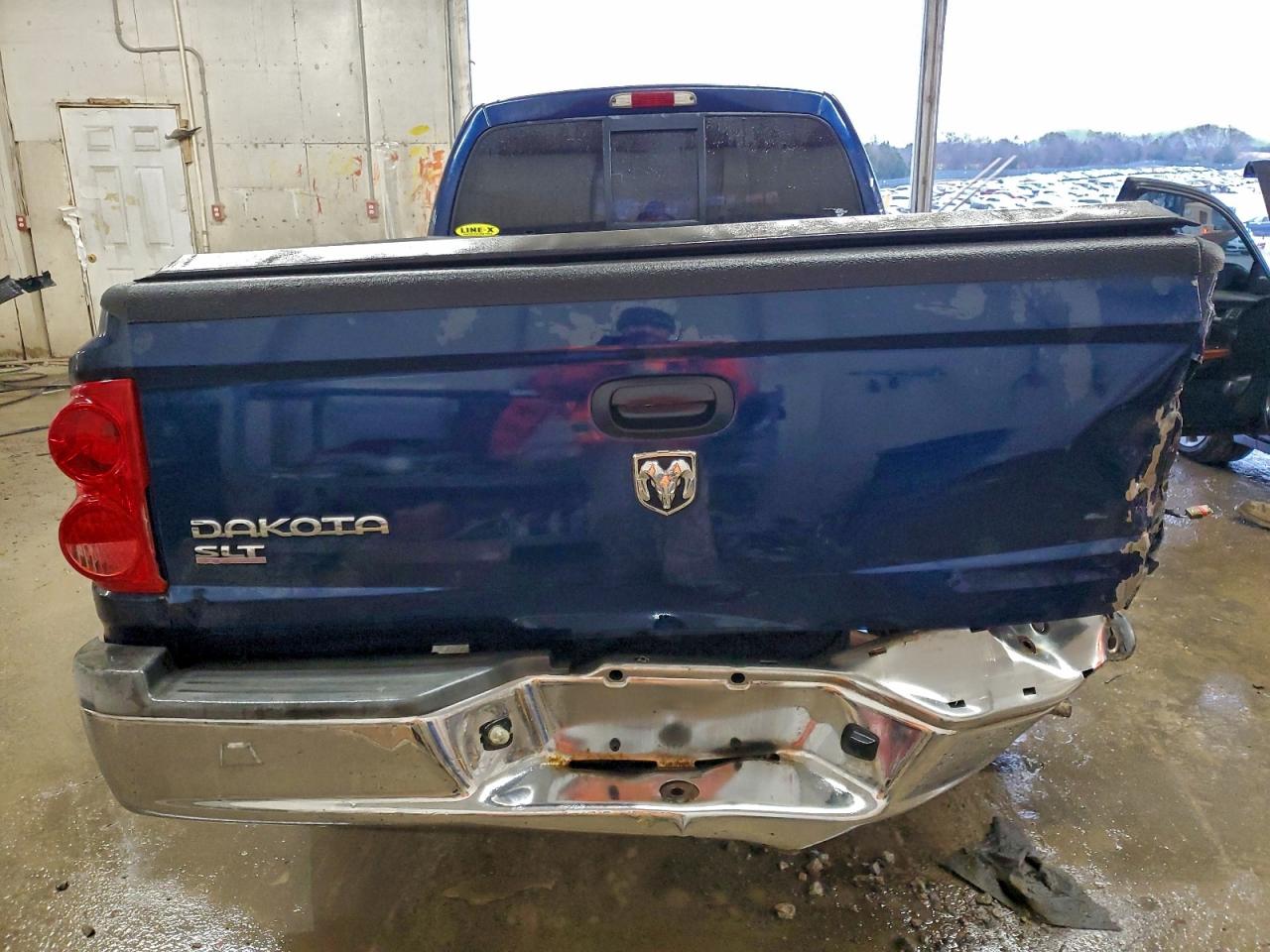 2005 DODGE DAKOTA SLT photo 6