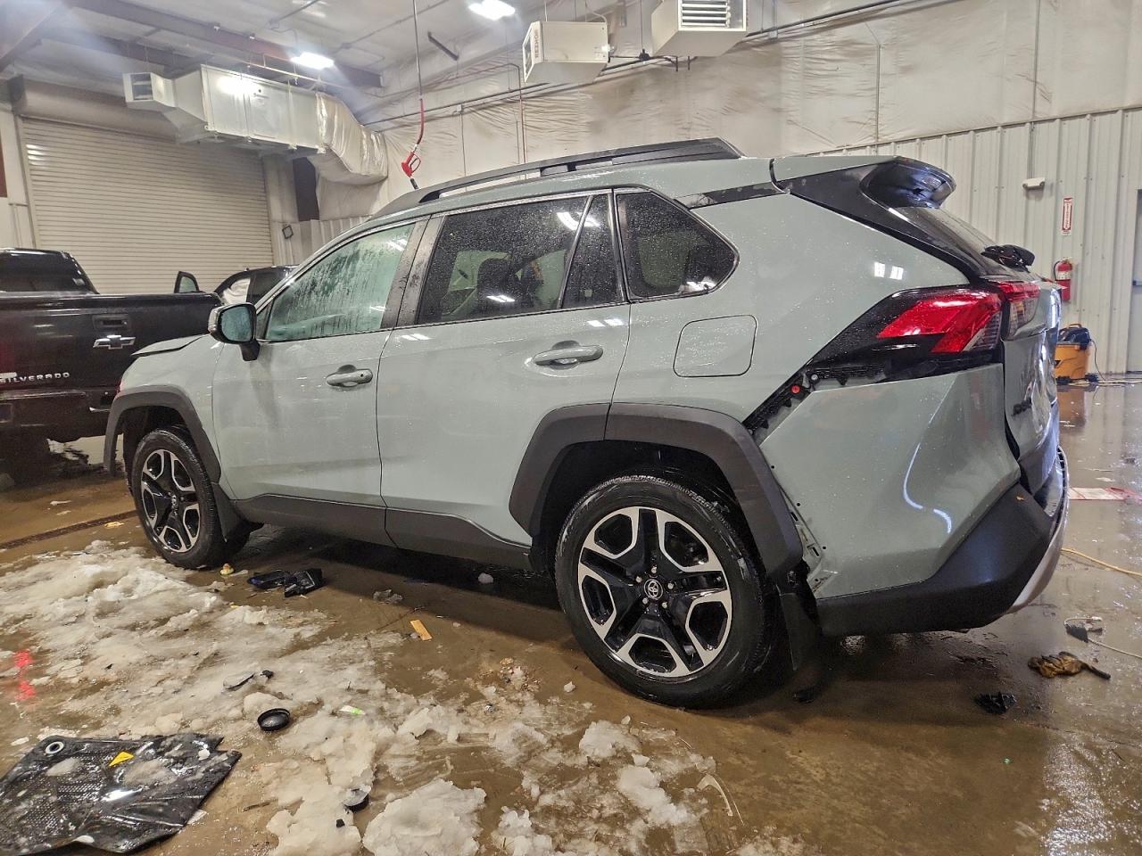 2019 TOYOTA RAV4 ADVENTURE photo 4
