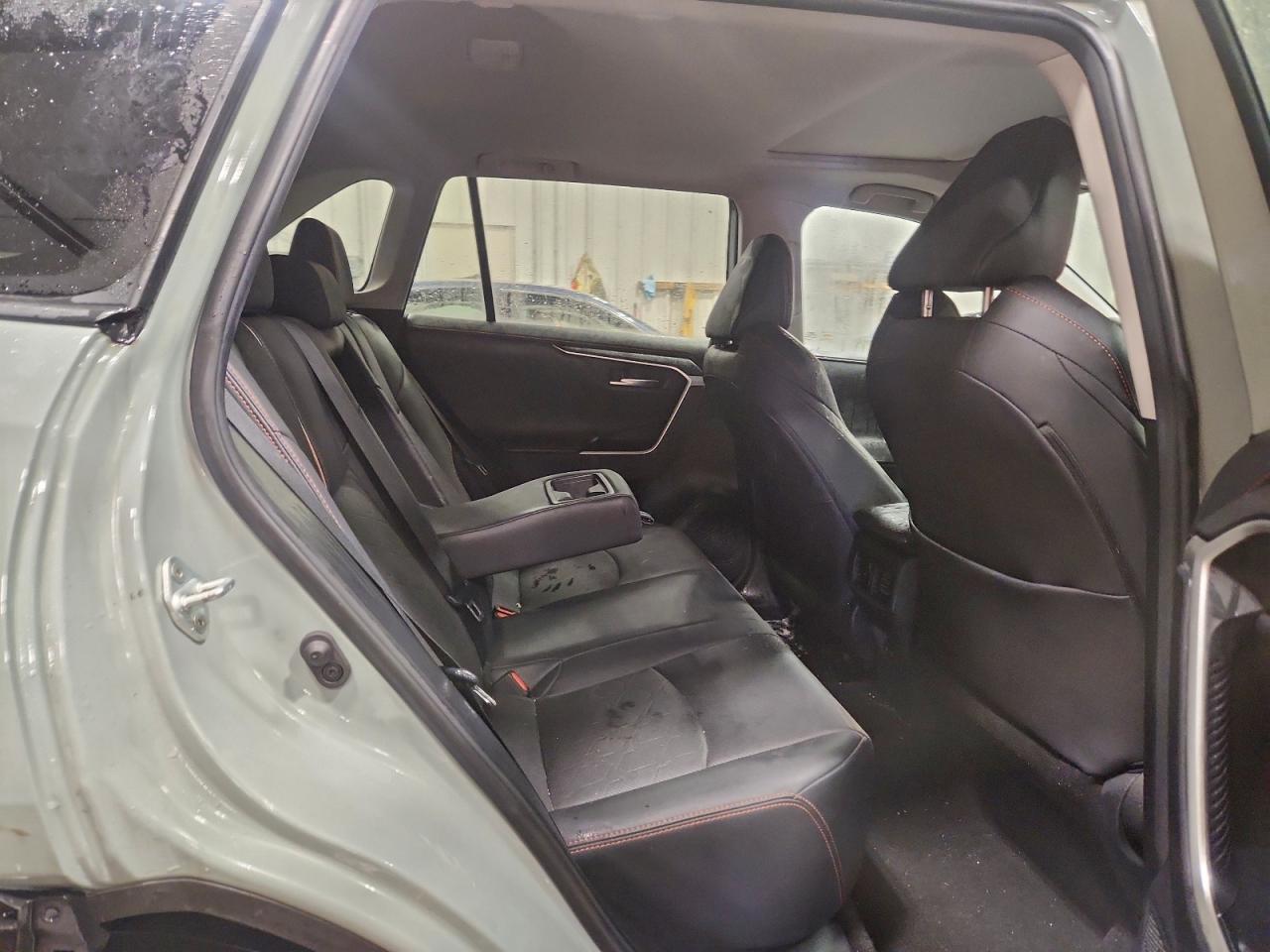 2019 TOYOTA RAV4 ADVENTURE photo 31