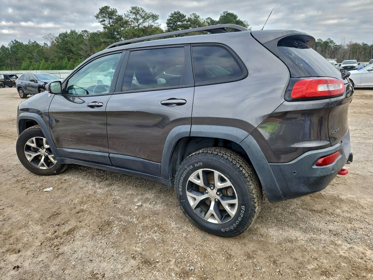 2014 JEEP CHEROKEE TRAILHAWK photo 2