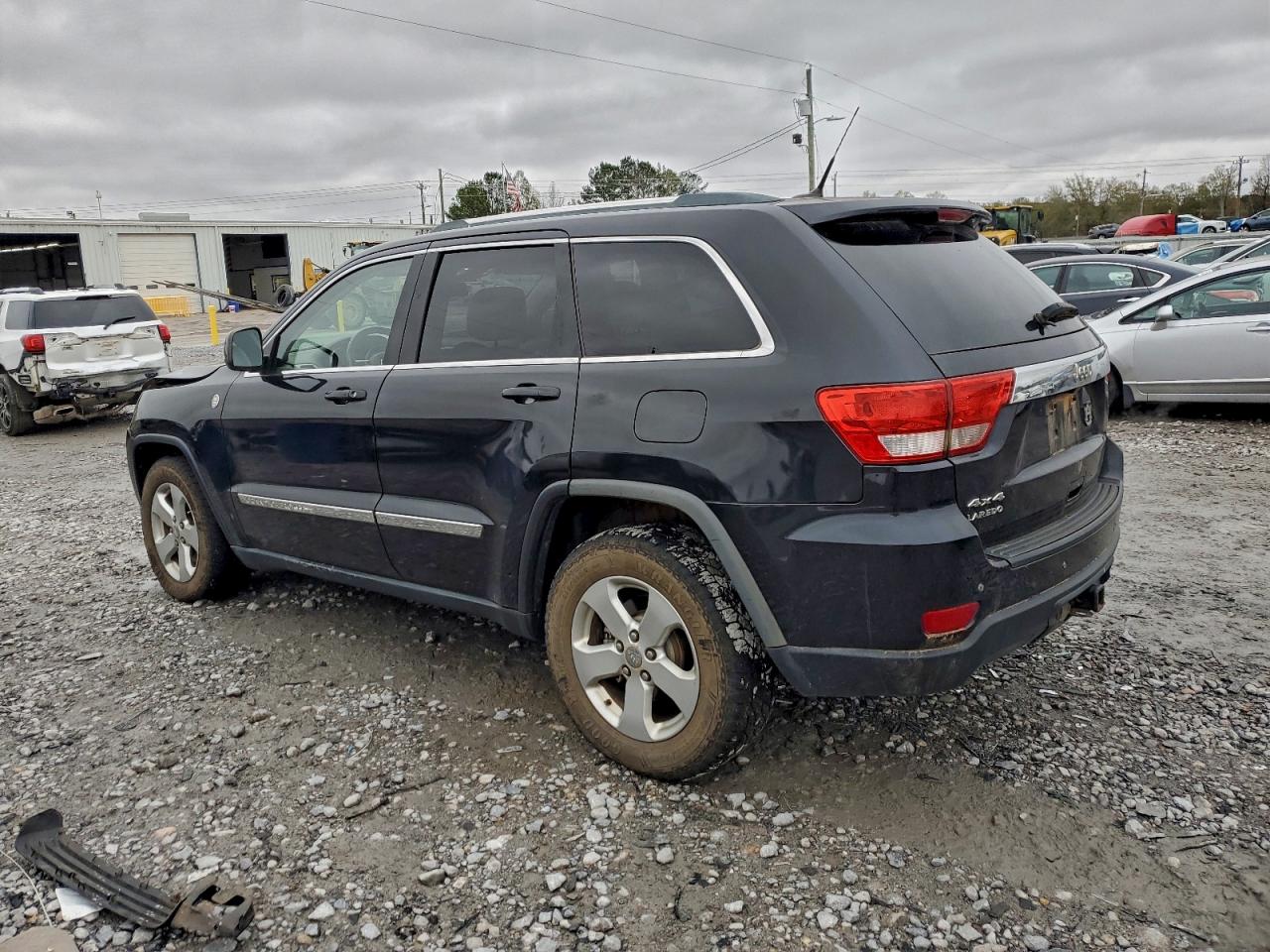 2011 JEEP GRAND CHEROKEE photo 2