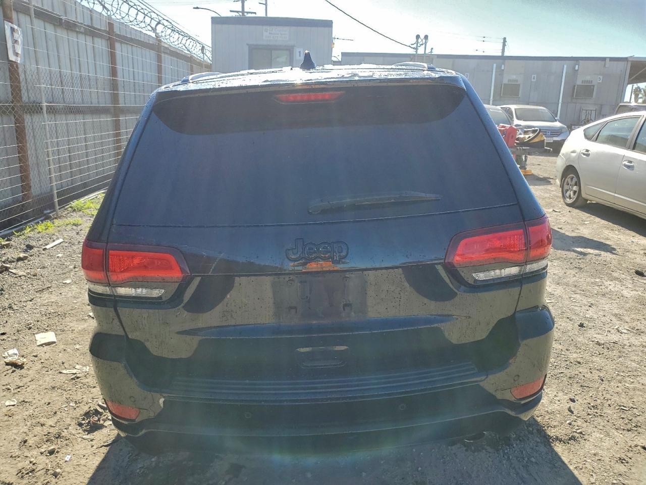 2018 JEEP GRAND CHEROKEE LAREDO photo 6