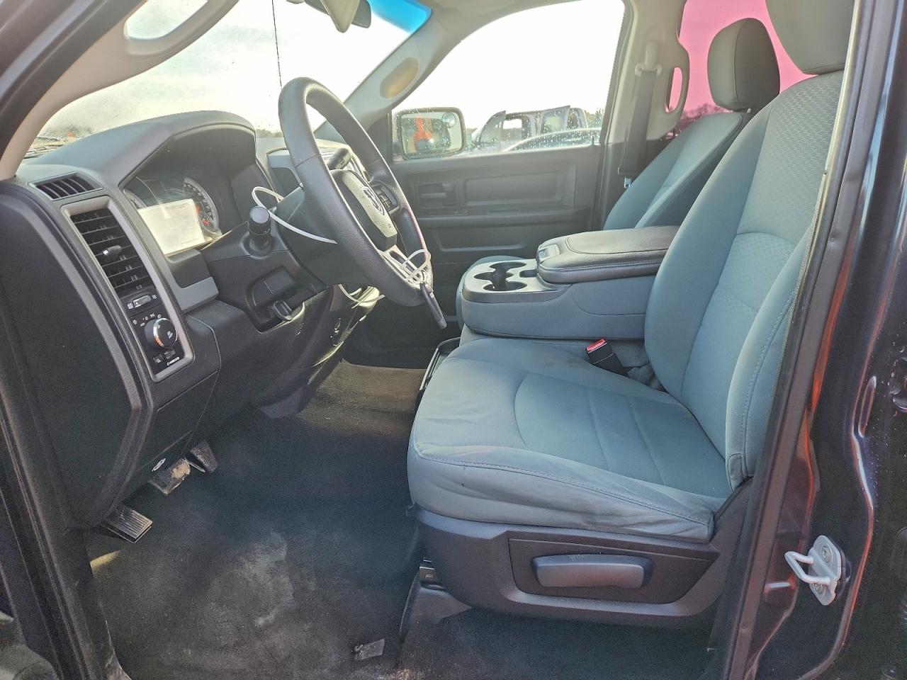 2013 RAM 1500 ST photo 7
