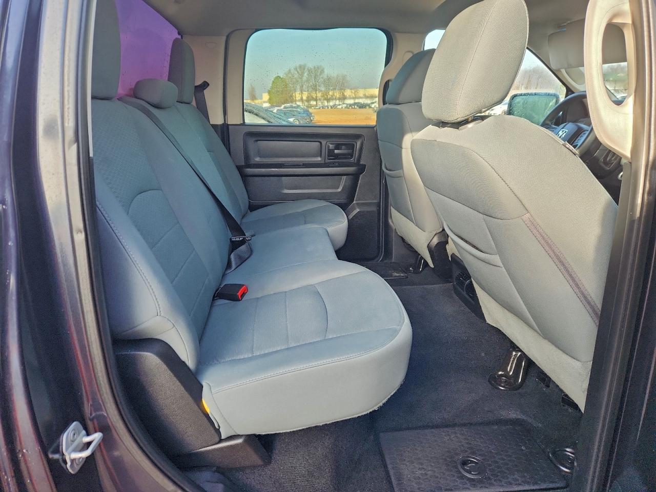 2013 RAM 1500 ST photo 10