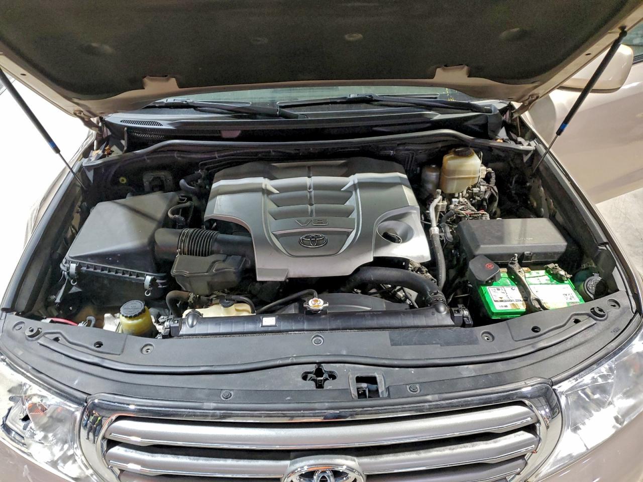 2011 TOYOTA LAND CRUISER photo 12