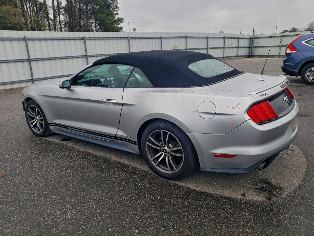 2016 FORD MUSTANG photo 2