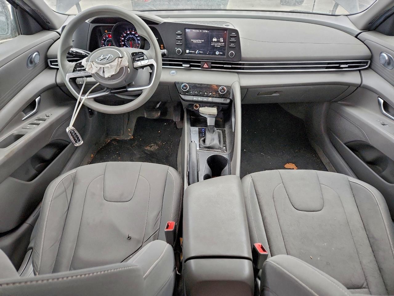 2023 HYUNDAI ELANTRA SEL photo 8