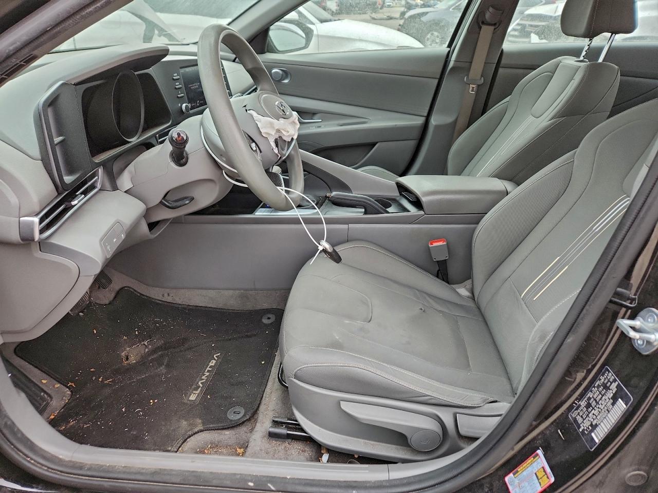 2023 HYUNDAI ELANTRA SEL photo 7