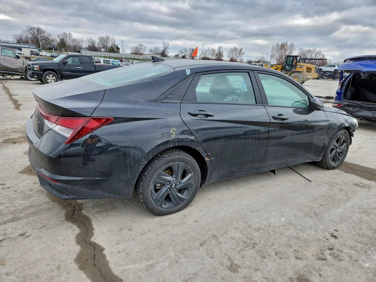 2023 HYUNDAI ELANTRA SEL photo 3