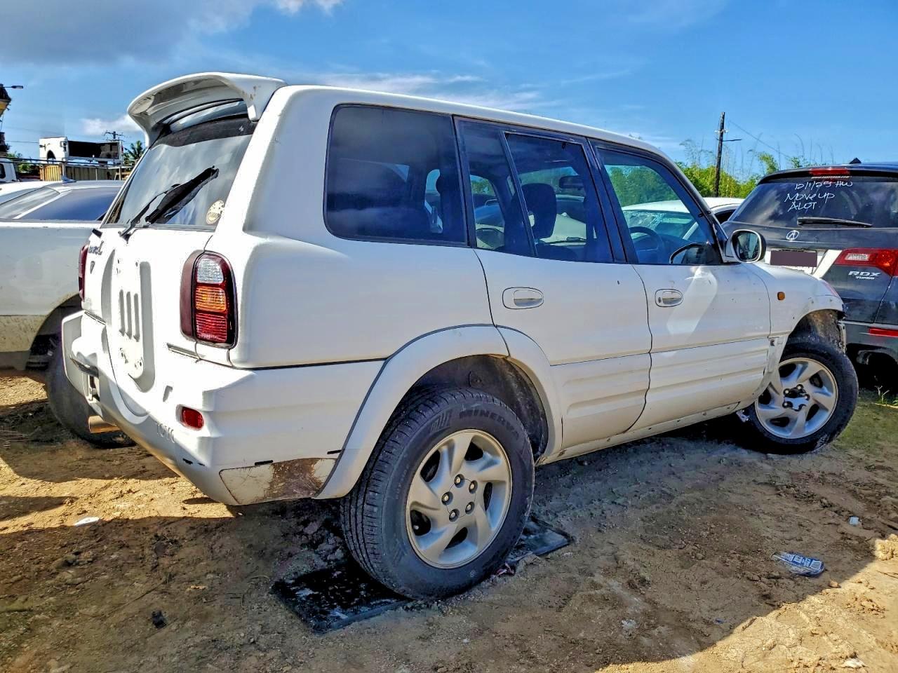 1999 TOYOTA RAV4 photo 3