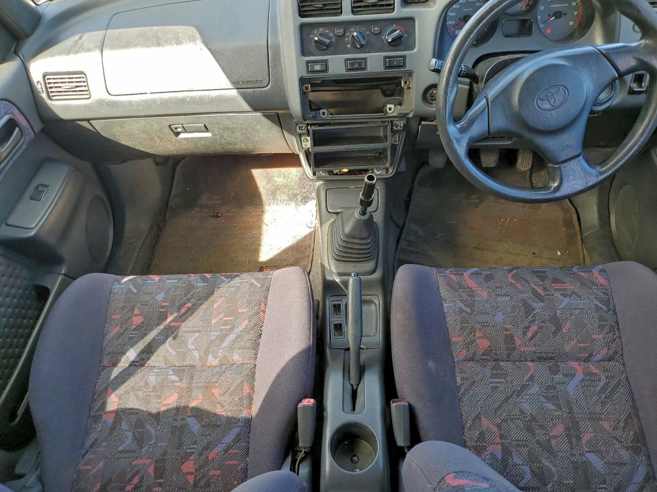 1999 TOYOTA RAV4 photo 8