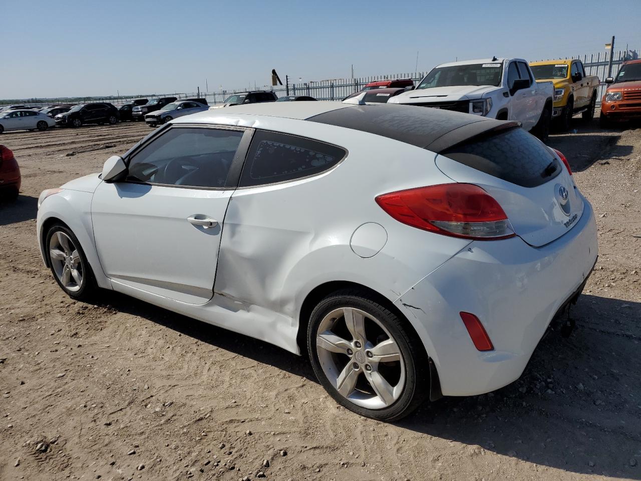 2013 HYUNDAI VELOSTER photo 3