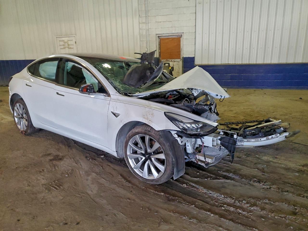 2018 TESLA MODEL 3 photo 4