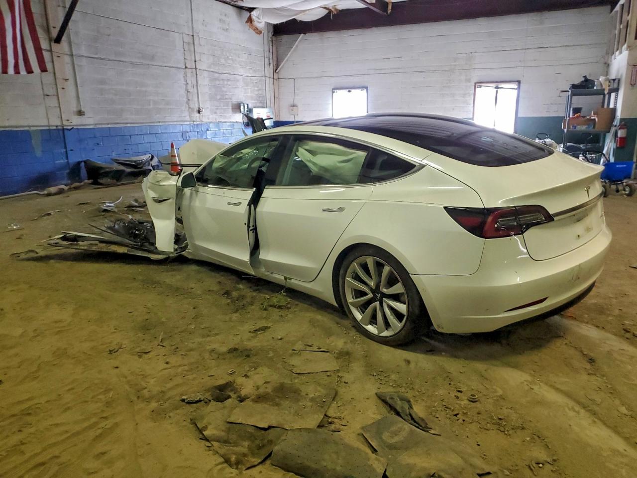 2018 TESLA MODEL 3 photo 2