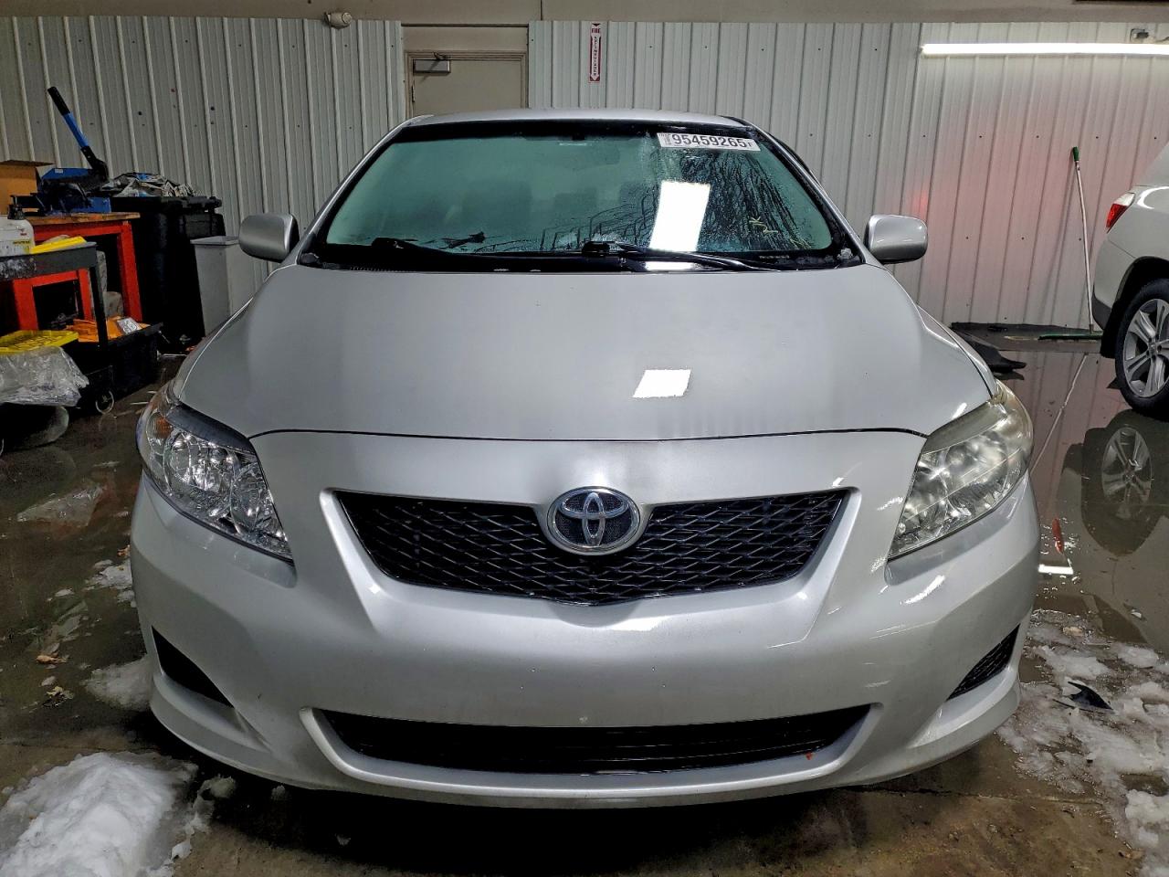 2010 TOYOTA COROLLA LE photo 5