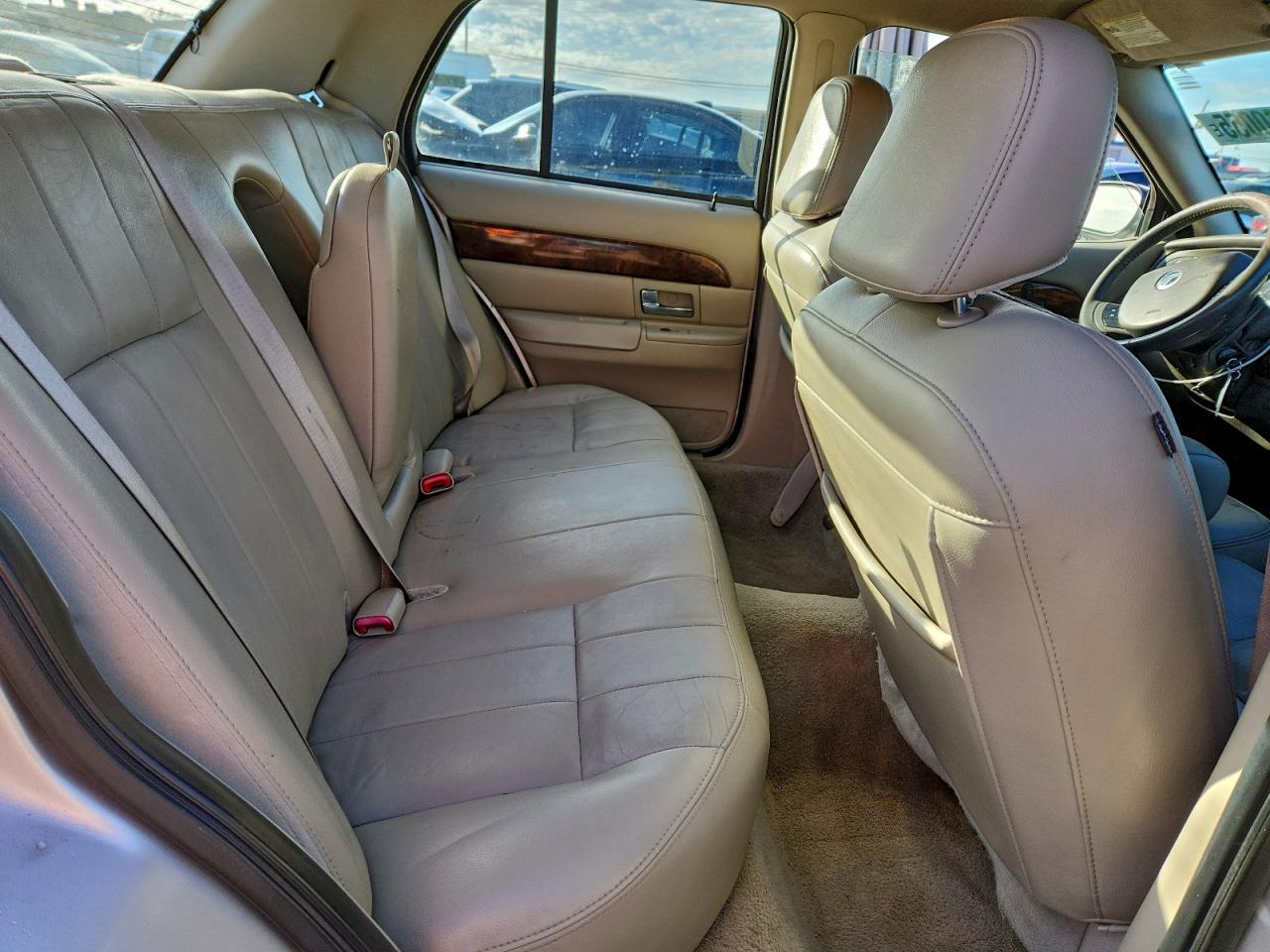 2010 MERCURY GRAND MARQUIS LS photo 10